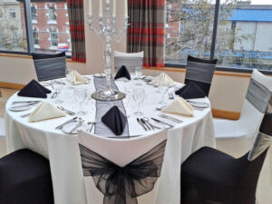 SERVET TORK 33X33CM 477148 ZWART 200 STUKS